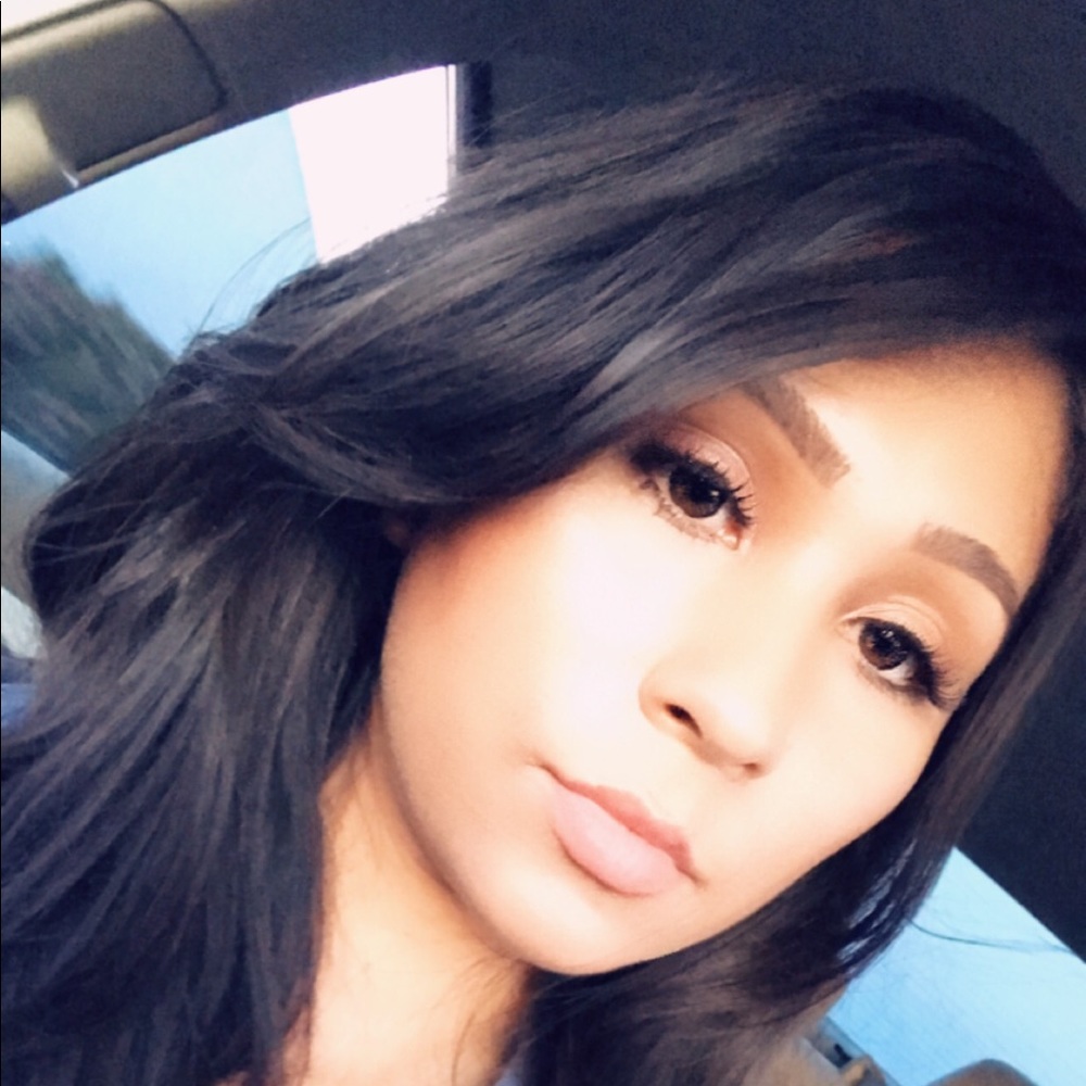 Meet your Posher, Raquel